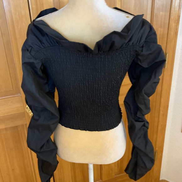 NWT, Lavishly Paris Women’s Off Shoulder Ruffle Trim Black Blouse. - Picture 10 of 16